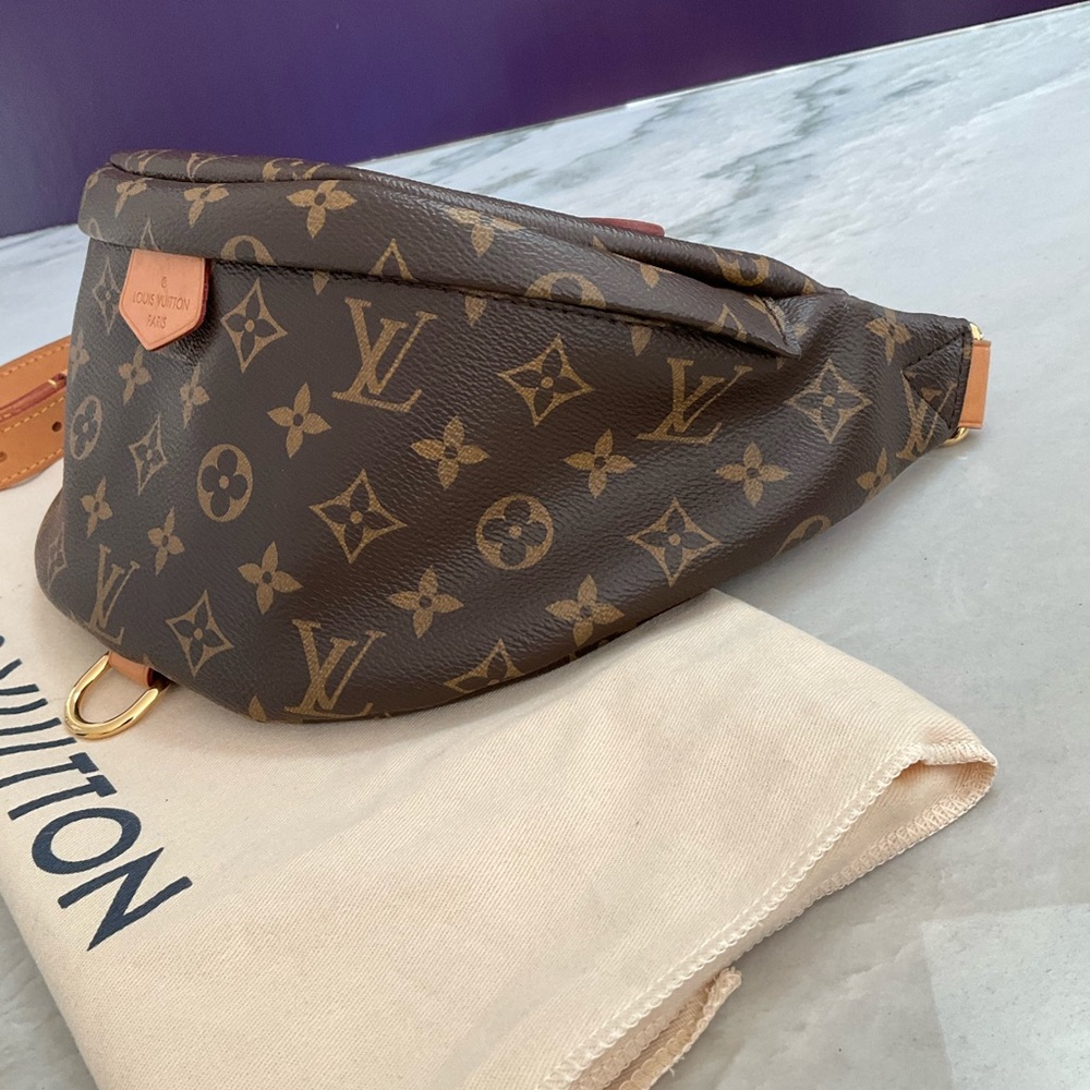 Sold Beautiful HARD TO FIND Louis Vuitton Monogram Bumbag - Picture 4 of 16